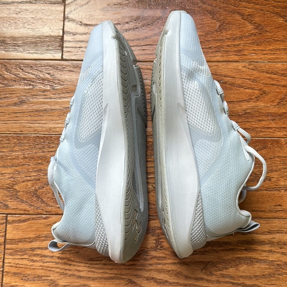 Under Armor Women’s Running Shoes Size 8 - Picture 3 of 7